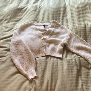 White H&M cropped cardigan perfect for fall!